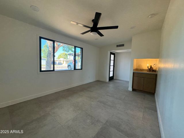 3749 E Laurel Lane, Phoenix, AZ 85028