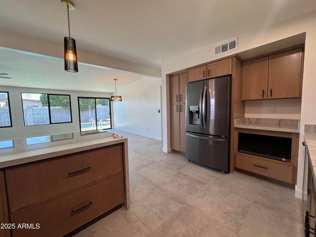 3749 E Laurel Lane, Phoenix, AZ 85028