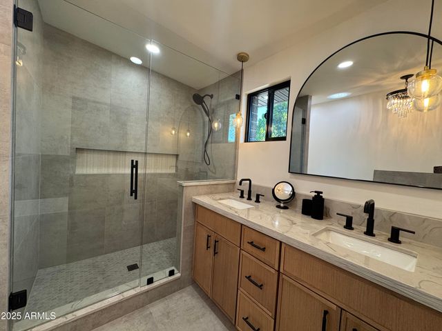 3749 E Laurel Lane, Phoenix, AZ 85028