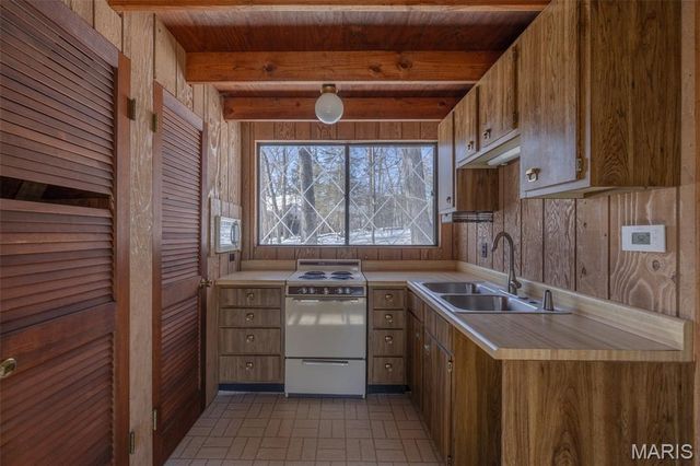 835 Mitten Ridge Drive, Innsbrook, MO 63390