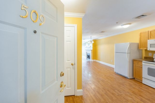 426 Mount Hope St 509, North Attleboro, MA 02760