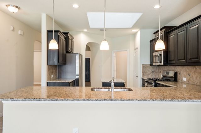 916 Hawks Way, Argyle, TX 76226