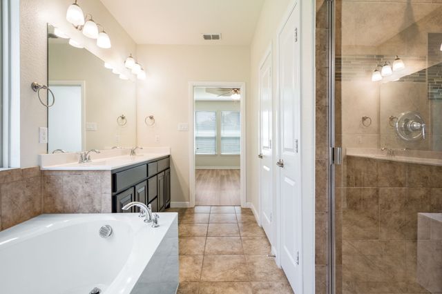 916 Hawks Way, Argyle, TX 76226