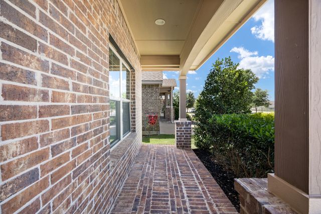 916 Hawks Way, Argyle, TX 76226