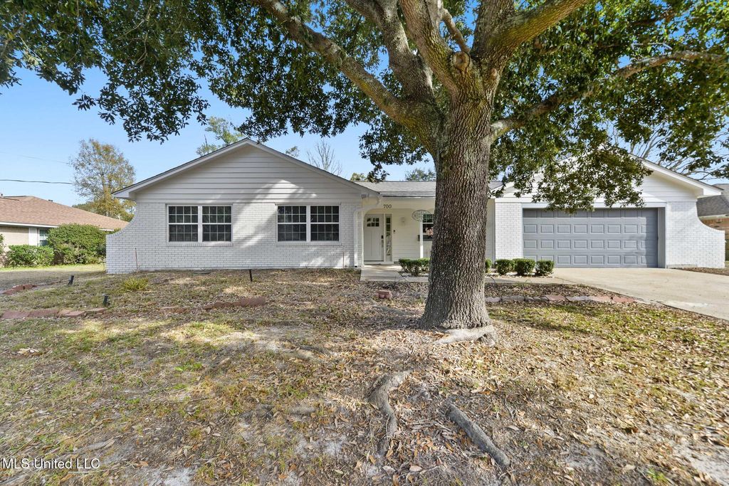 700 Sarazen Drive, Gulfport, MS 39507