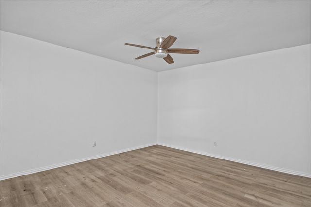 3247 Sandyhook Bend, Wills Point, TX 75169