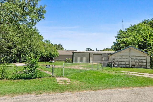 3247 Sandyhook Bend, Wills Point, TX 75169