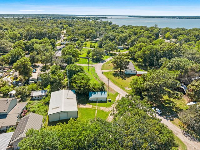 3247 Sandyhook Bend, Wills Point, TX 75169