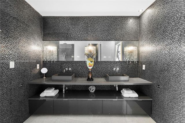 450 Alton Rd PH1, Miami Beach, FL 33139