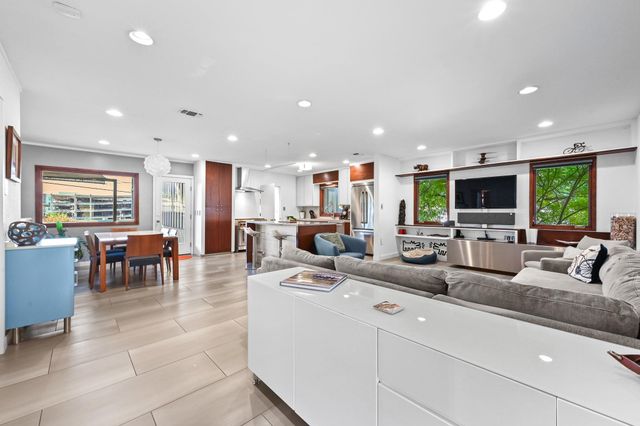 701 Brownlee CIR, Austin, TX 78703