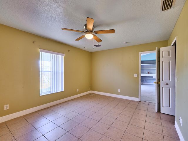 1407 SE Grapeland Avenue, Port St Lucie, FL 34952