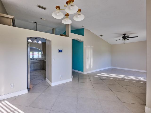 1407 SE Grapeland Avenue, Port St Lucie, FL 34952