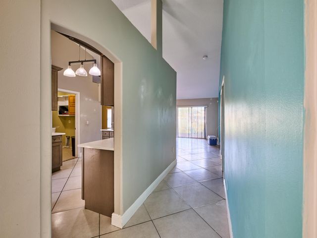 1407 SE Grapeland Avenue, Port St Lucie, FL 34952