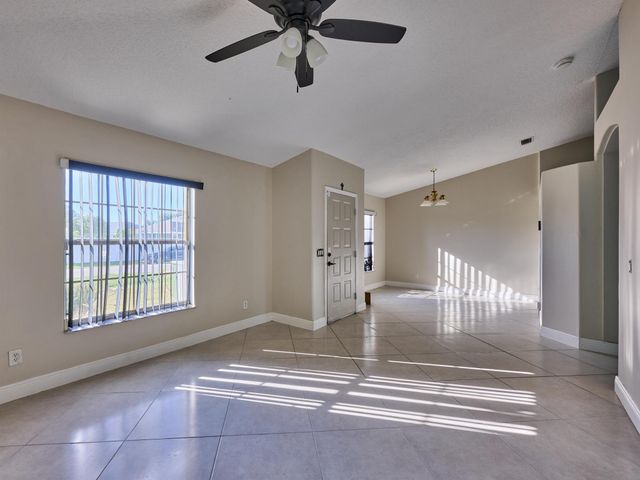 1407 SE Grapeland Avenue, Port St Lucie, FL 34952