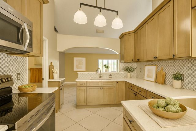 1407 SE Grapeland Avenue, Port St Lucie, FL 34952