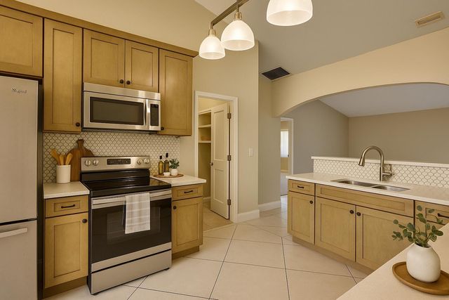 1407 SE Grapeland Avenue, Port St Lucie, FL 34952