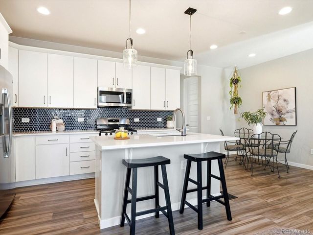 20969 E Quincy Dr, Aurora, CO 80015