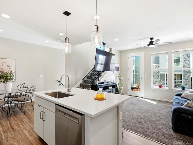 20969 E Quincy Dr, Aurora, CO 80015