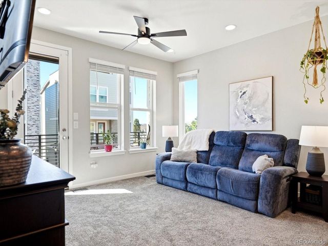 20969 E Quincy Dr, Aurora, CO 80015