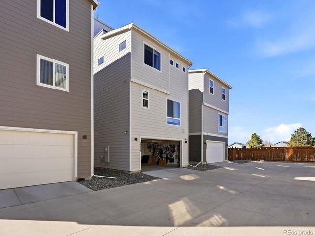 20969 E Quincy Dr, Aurora, CO 80015