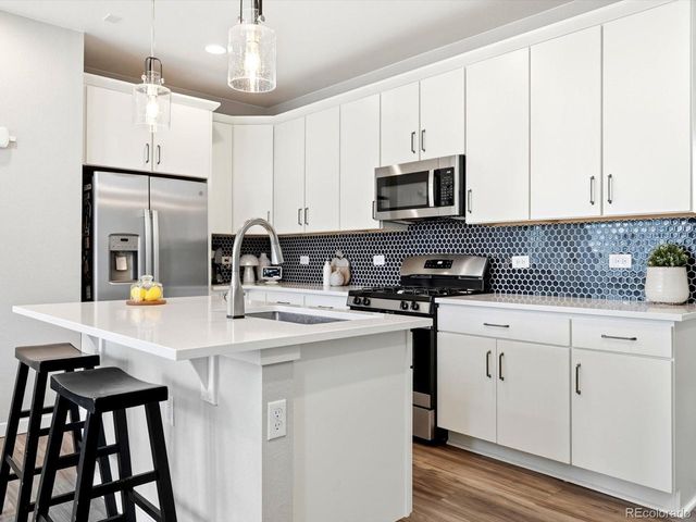 20969 E Quincy Dr, Aurora, CO 80015