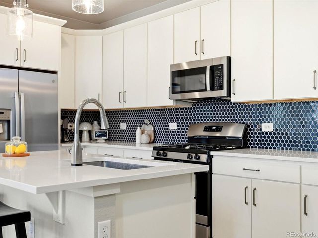 20969 E Quincy Dr, Aurora, CO 80015