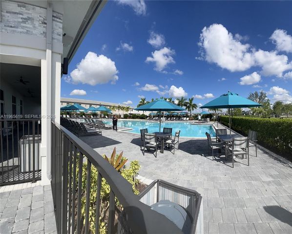 2672 SE 19th St, Homestead, FL 33035