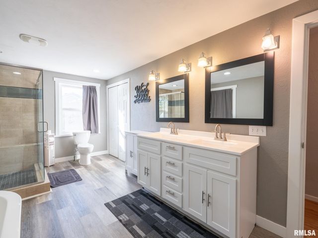 1844 COURT Street, Pekin, IL 61554