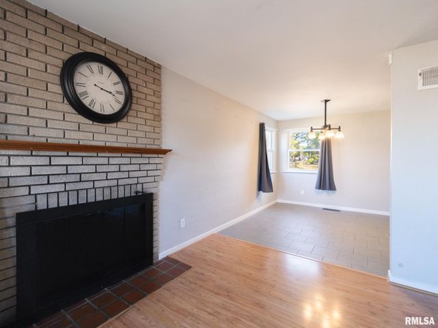 1844 COURT Street, Pekin, IL 61554