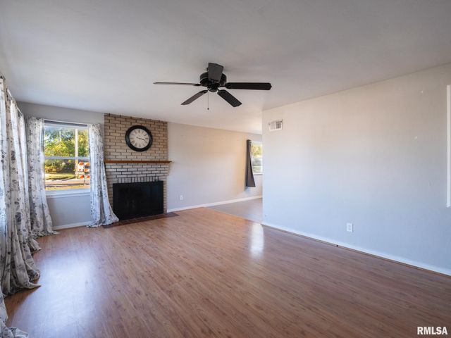 1844 COURT Street, Pekin, IL 61554