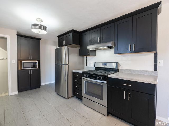 1844 COURT Street, Pekin, IL 61554