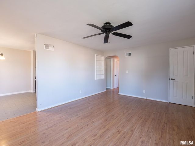 1844 COURT Street, Pekin, IL 61554