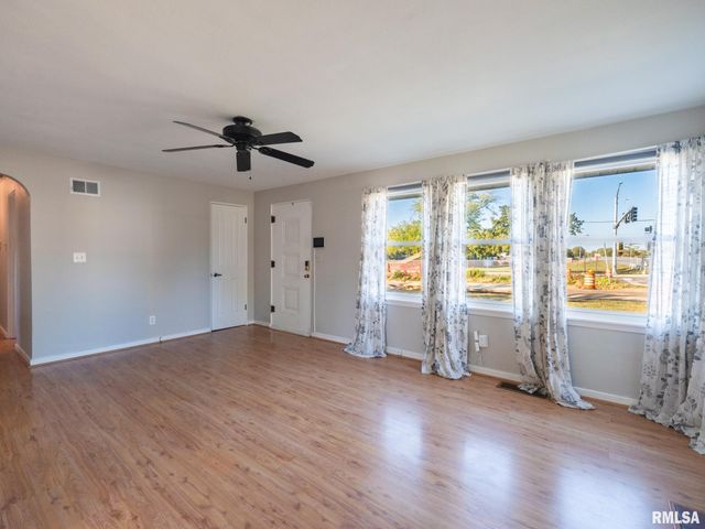 1844 COURT Street, Pekin, IL 61554