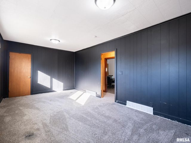 1844 COURT Street, Pekin, IL 61554