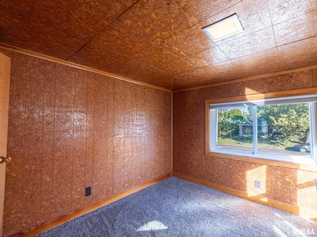 1844 COURT Street, Pekin, IL 61554