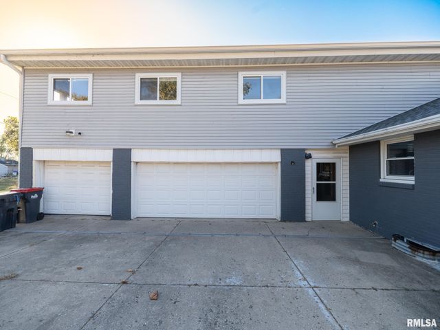 1844 COURT Street, Pekin, IL 61554