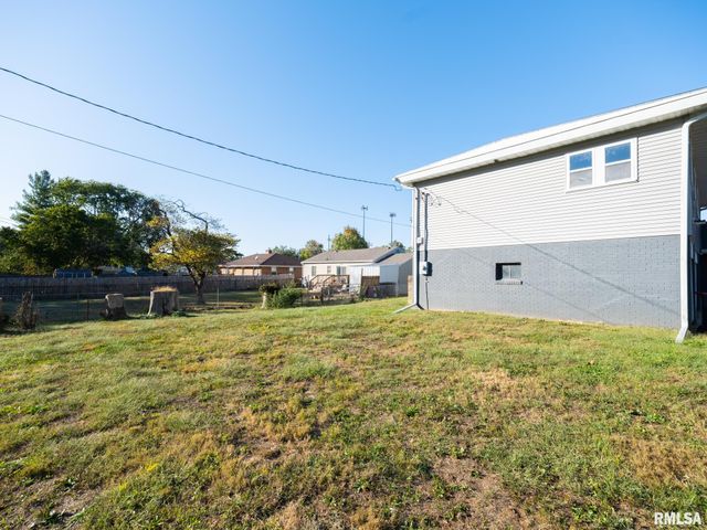 1844 COURT Street, Pekin, IL 61554