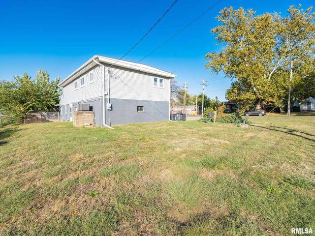 1844 COURT Street, Pekin, IL 61554