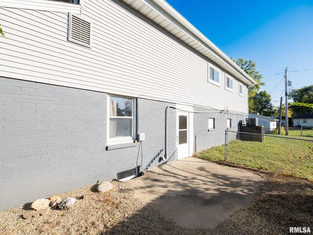 1844 COURT Street, Pekin, IL 61554