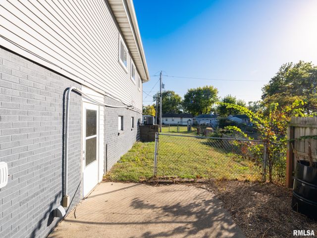 1844 COURT Street, Pekin, IL 61554