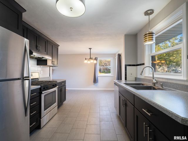 1844 COURT Street, Pekin, IL 61554