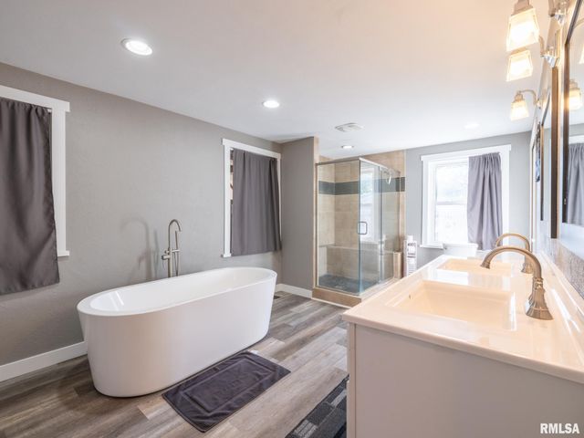 1844 COURT Street, Pekin, IL 61554