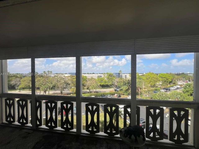 800 NE 195th Street 501, Miami, FL 33179