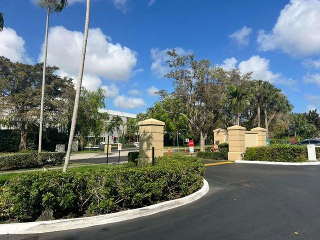 800 NE 195th Street 501, Miami, FL 33179