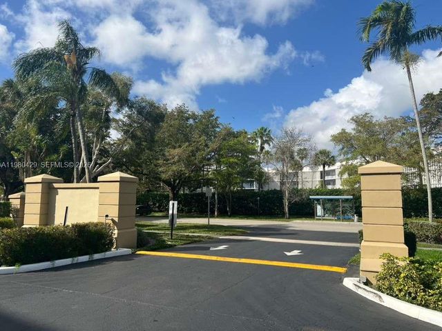 800 NE 195th Street 501, Miami, FL 33179