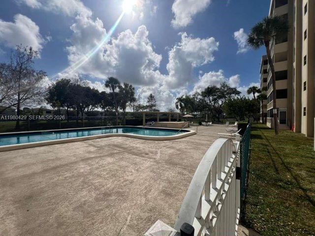 800 NE 195th Street 501, Miami, FL 33179
