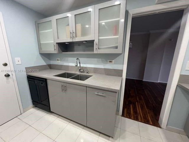 800 NE 195th Street 501, Miami, FL 33179