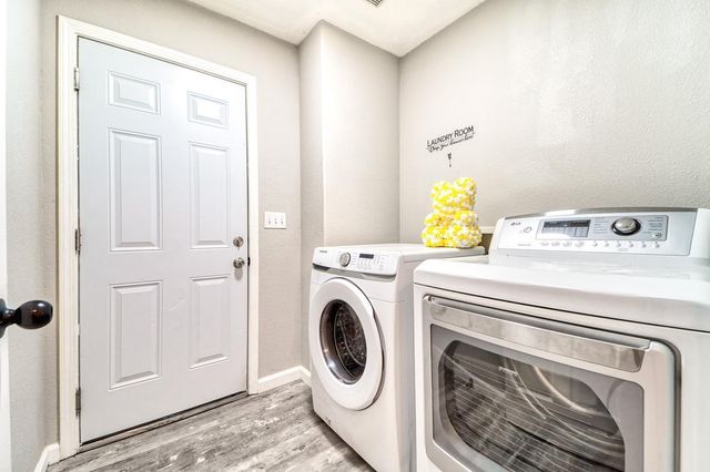 6034 Oleander Ln, Marysville, CA 95901