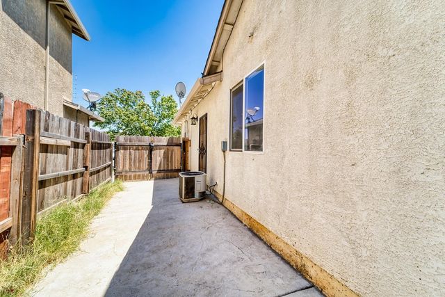 6034 Oleander Ln, Marysville, CA 95901