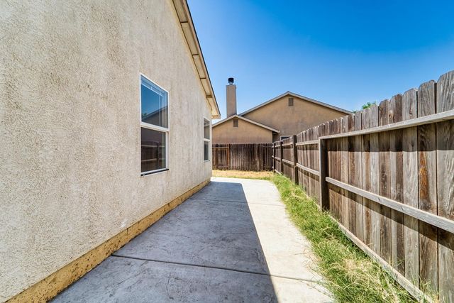 6034 Oleander Ln, Marysville, CA 95901